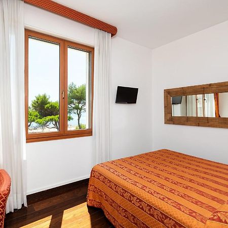 Hotel Rivamare Венеция Лидо Стая снимка