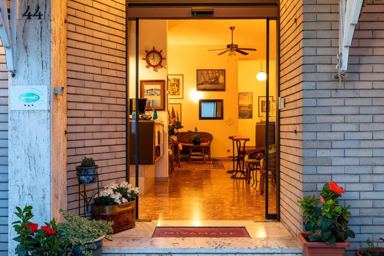 Hotel Rivamare Венеция Лидо Екстериор снимка