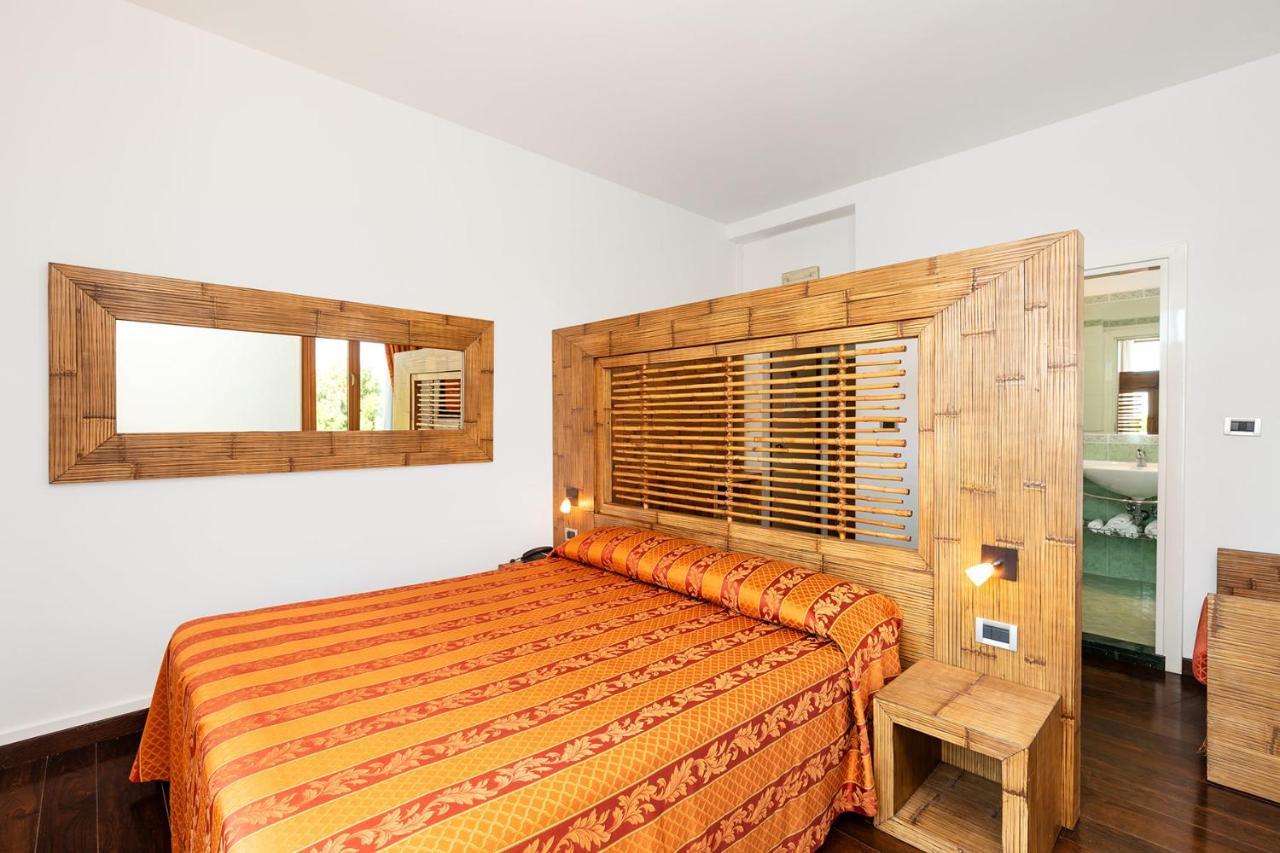 Hotel Rivamare Венеция Лидо Екстериор снимка