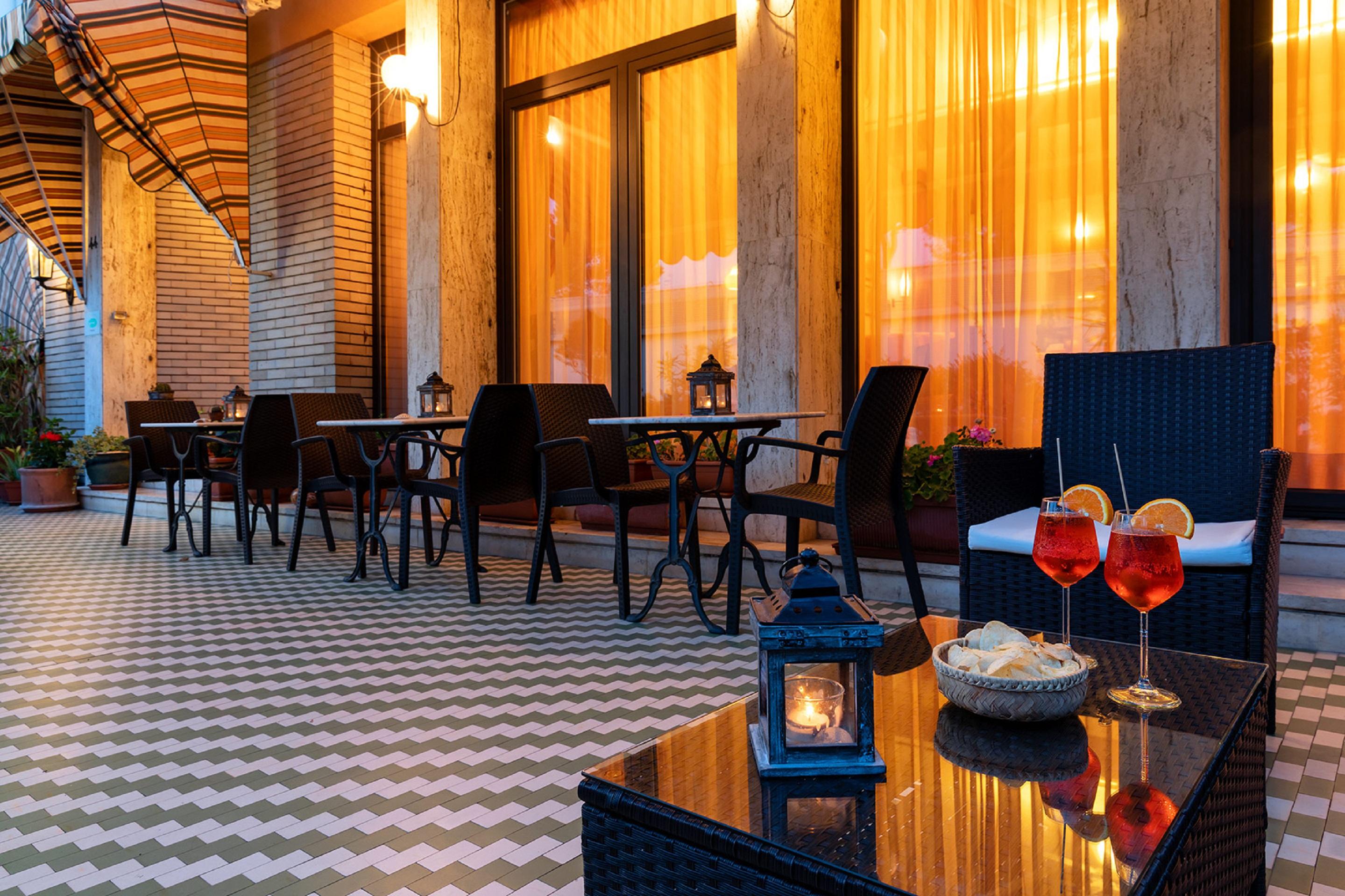 Hotel Rivamare Венеция Лидо Екстериор снимка